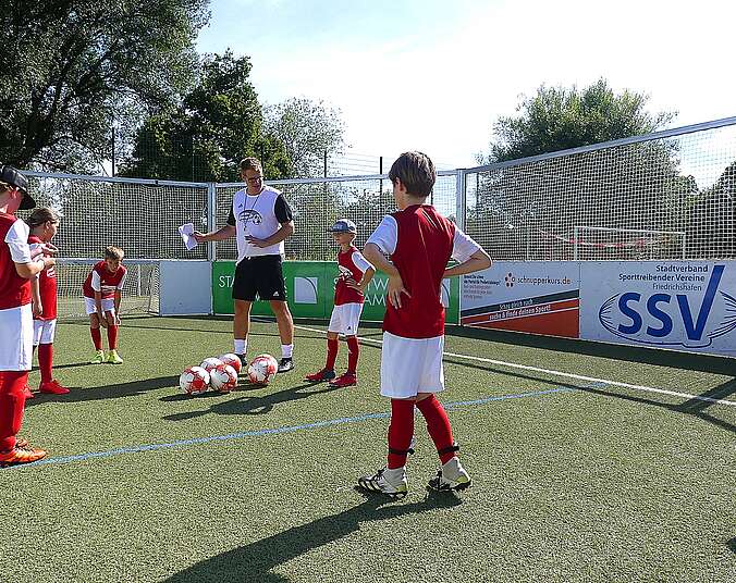 Fußballkäfig im Einsatz